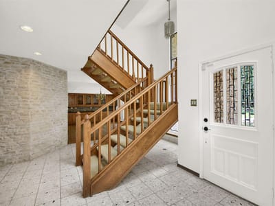Living area at 149 Lakewood TRL - 3 bed 3 bath home