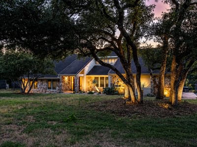 Photo 4 of 40 at 14900 Crosscreek DR - 5 bed 4 bath home