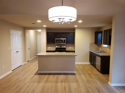 Property photo 3 at 14905 Harkness PASS - 4 bed 2 bath home