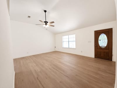 Property photo 4 at 15 Las Flores DR - 3 bed 2 bath home