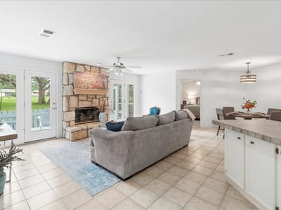 Living area at 15 Spalding CIR - 3 bed 2 bath home