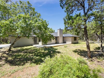Living area at 150-151 Star Thistle Trl - 3 bed 2 bath home