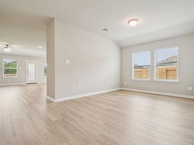 Property photo 4 at 150 Coopers Hawk CRST - 4 bed 3 bath home