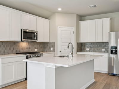Property photo 5 at 150 Coopers Hawk CRST - 4 bed 3 bath home