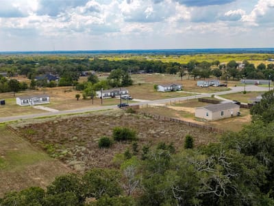 Photo 2 of 10 at 150 Luna CT - Dale, Dale, TX