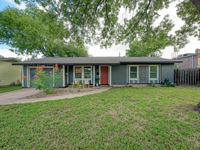 Primary bedroom at 1500 Fairfield DR - 3 bed 1 bath home