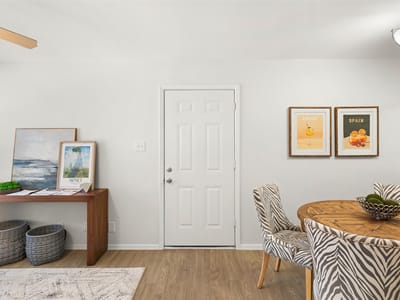 Photo 2 of 31 at 1500 Northwest BLVD Unit #415 - 2 bed 1 bath home