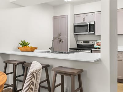 Photo 5 of 31 at 1500 Northwest BLVD Unit #415 - 2 bed 1 bath home