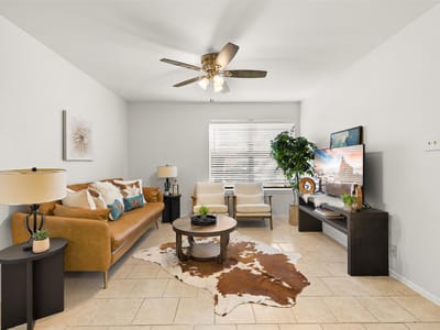 Photo 5 of 26 at 1500 Northwest BLVD Unit #417 - 2 bed 1 bath home