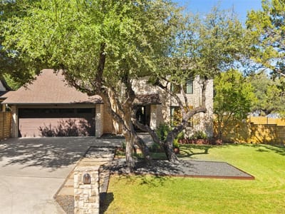 Photo 3 of 39 at 1500 Surrey Hill DR - 5 bed 4 bath home