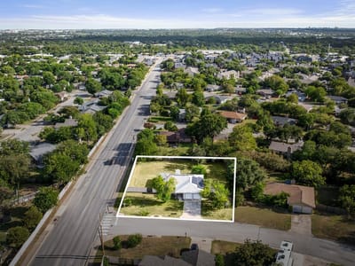 Property photo 2 at 1500 Wildflower DR - 3 bed 2 bath home