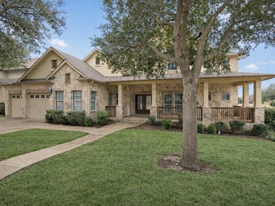 Living area at 1501 Lake Forest CV - 4 bed 3 bath home