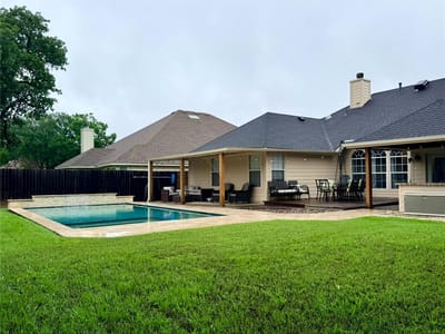 Living area at 1503 Foster Dr - 4 bed 2 bath home