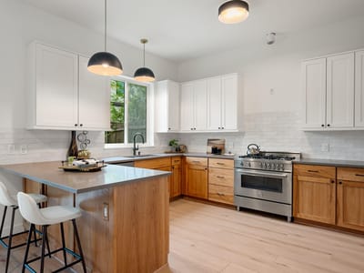 Living area at 1504 Collier ST Unit #7 - 1 bed 1 bath home