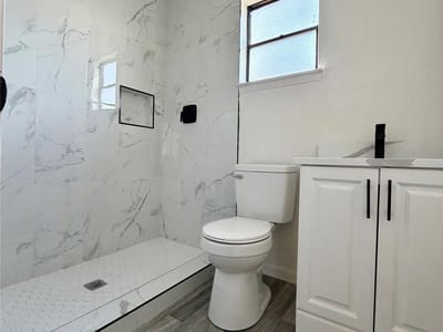 Primary bedroom at 1504 Parkview LN - 4 bed 2 bath home
