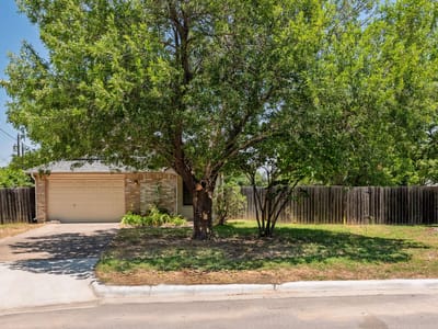 Kitchen at 1506 Ashwood CT - 2 bed 1 bath home