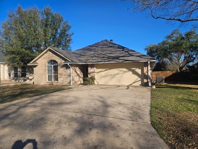 Living area at 1507 Century Oaks DR - 3 bed 2 bath home