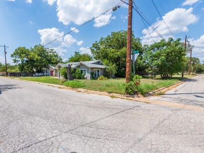 Property photo 3 at 1507 Cummings ST - 2 bed 1 bath home