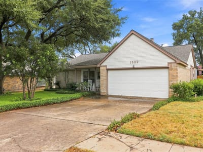 Property photo 2 at 1509 Quail Run RD - 4 bed 2 bath home