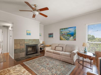 Living area at 1509 W 39th 1/2 ST Unit #208 - 1 bed 1 bath home