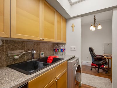 Primary bedroom at 1509 W 39th 1/2 ST Unit #208 - 1 bed 1 bath home