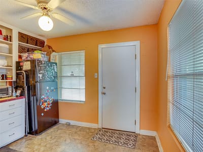 Bathroom at 1509 W Koenig Ln - Breezy Hollow Add Sec 01, Austin, TX