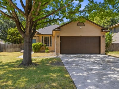 Property photo 2 at 151 Henke CV - 3 bed 2 bath home