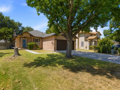 Property photo 3 at 151 Henke CV - 3 bed 2 bath home