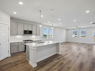 Photo 4 of 15 at 151 Paddle Wheel PATH - 5 bed 3 bath home