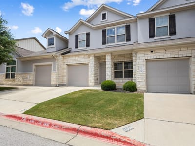 Living area at 1510 Catalan Rd Unit #602 - 3 bed 2 bath home