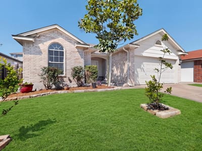 Living area at 15104 Mimebark WAY - 3 bed 2 bath home