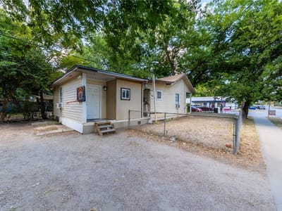 Primary bedroom at 1511 Holly St - 2 bed 1 bath home