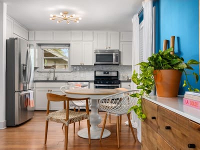 Living area at 1511 Morrow ST Unit #A - 2 bed 1 bath home