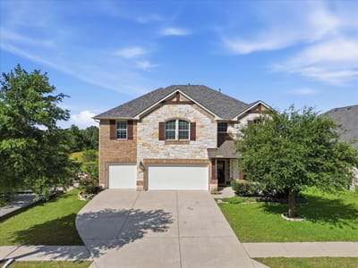 Living area at 1511 Rimstone DR - 5 bed 3 bath home