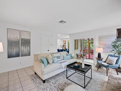 Living area at 1511 Terrapin Ct Unit #B - 3 bed 2 bath home