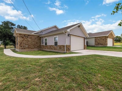 Primary bedroom at 1512 Stonecrest DR - 3 bed 2 bath home