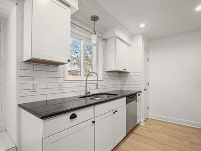 Kitchen at 1512 W Mesa Park Dr - 3 bed 2 bath home