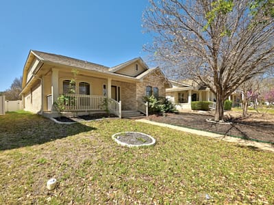 Living area at 1513 Big Bend DR - 4 bed 2 bath home
