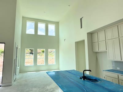 Living area at 1513 Shelby LN - 5 bed 4 bath home