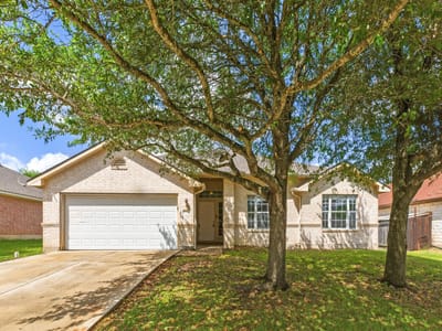 Living area at 1514 Spring Peony CT - 4 bed 2 bath home