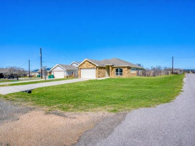 Property photo 2 at 1516 Stonecrests DR - 3 bed 2 bath home