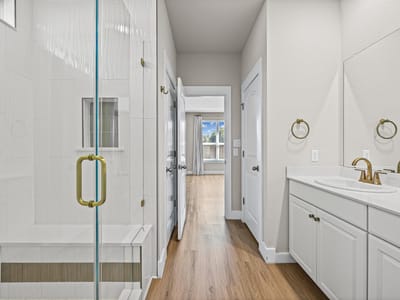 Photo 5 of 34 at 1516 William Bee DR - 4 bed 2 bath home