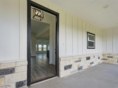 Photo 4 of 40 at 152 Creekwood DR - 4 bed 2 bath home
