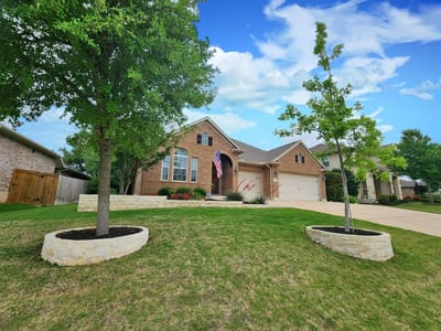 Living area at 152 Florenz Ln - 4 bed 3 bath home