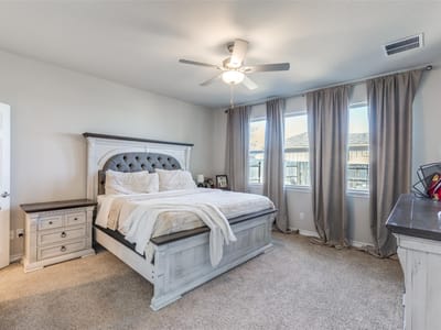 Primary bedroom at 152 Papaya Dr - 3 bed 2 bath home