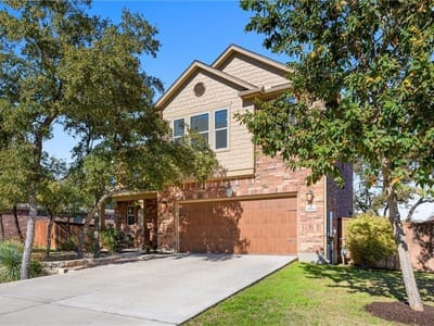 Living area at 1524 Uhland DR - 4 bed 2 bath home