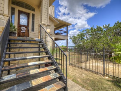 Property photo 4 at 1525 Lakeside DR - 3 bed 2 bath home