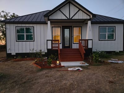 Property photo 3 at 1525 Waco ST - 3 bed 2 bath home