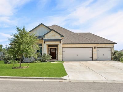 Property photo 2 at 1527 Mountain Crest CV - 5 bed 3 bath home