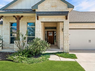 Property photo 3 at 1527 Mountain Crest CV - 5 bed 3 bath home